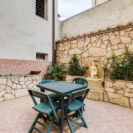Apartament Caracalla *